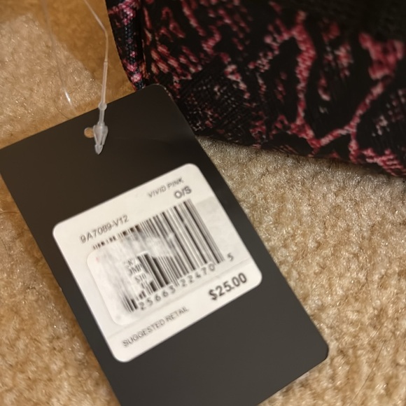 NWT Hurley dopp kit travel toiletry bag in vivid pink snake print - Picture 9 of 9